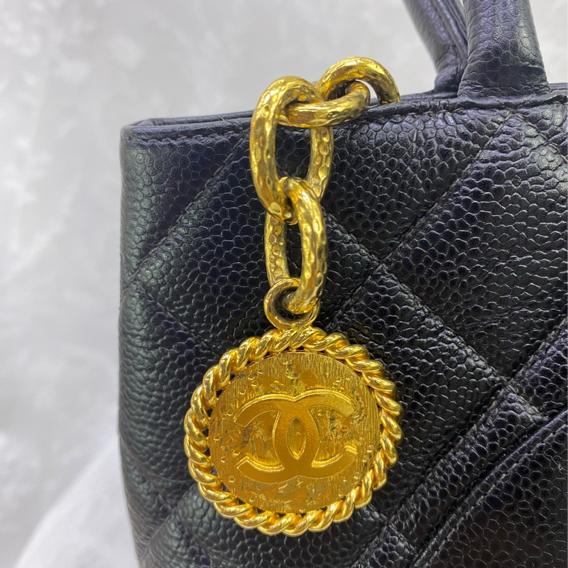 Chanel Matelasse Caviar Skin 托特包-3