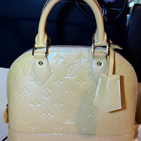 Louis Vuitton 路易威登 貝殼BB. 鎖和鑰匙，肩帶 🈚附件