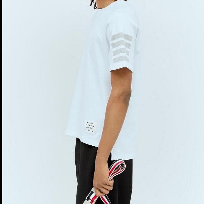 💎Han's house精品服飾💎 Thom Browne TB 4槓 短 T 日本製 現貨4原價 14600-6