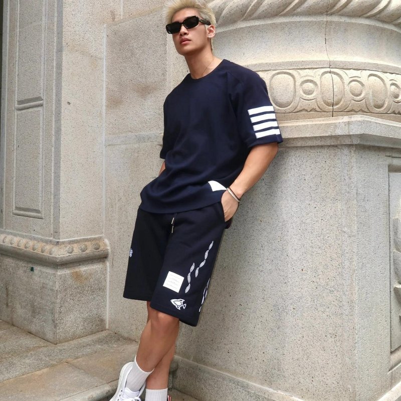 💎Han's house精品服飾💎 Thom Browne TB 4槓 短 T 日本製 原價 14600-3