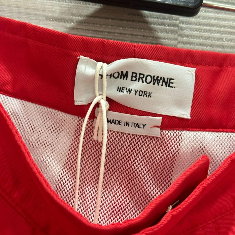 💎Han's house精品服飾💎THOM BROWNE TB 尼龍 四槓 海灘褲 短褲 現貨4 原價19500-2