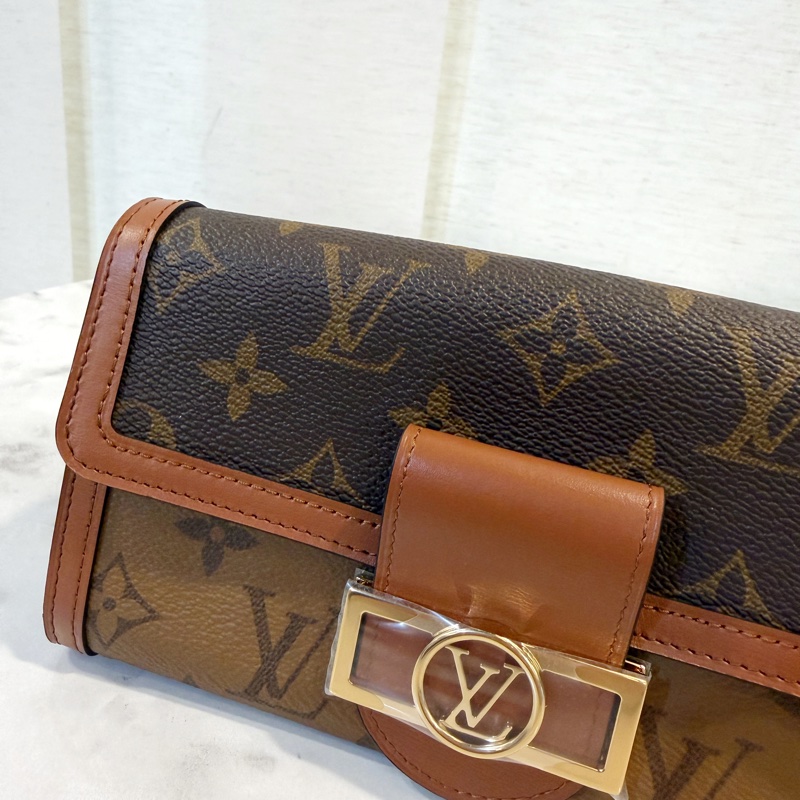 LV 雙色原花Dauphine金釦下蓋長夾-1