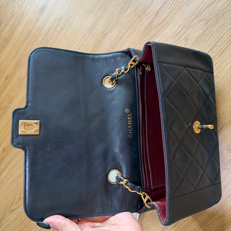 chanel vintage 羊皮 單蓋 深藍色 黛妃包-1
