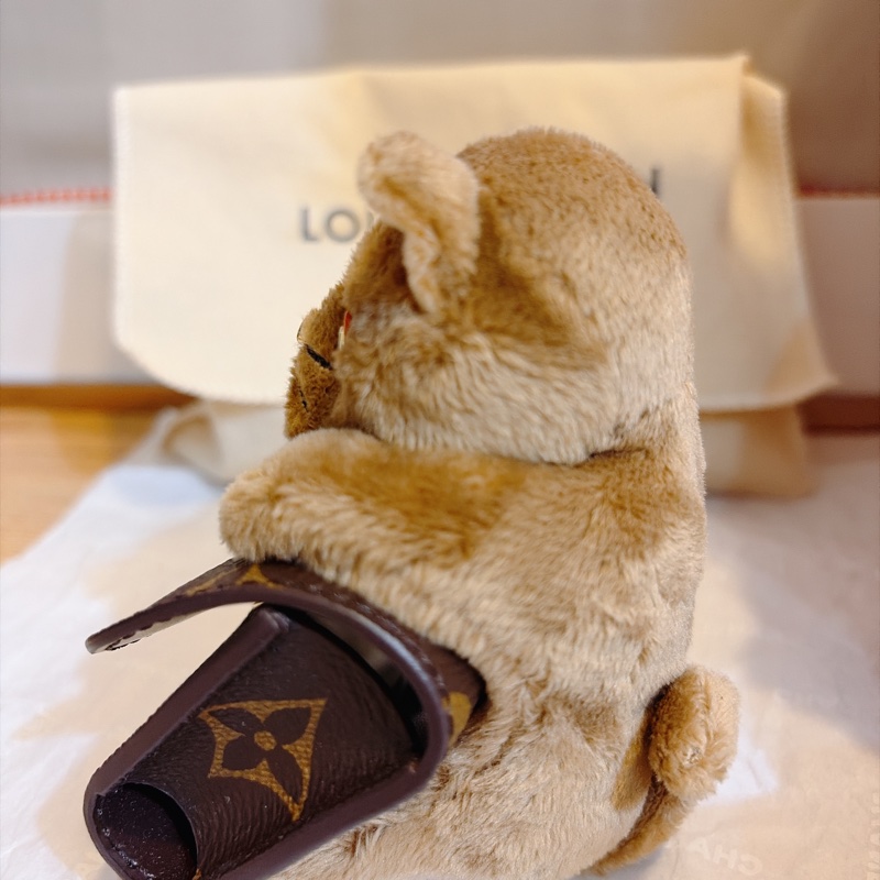 LV 日本 貓咪耳機掛件-2