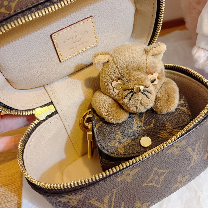 LV 日本 貓咪耳機掛件-7