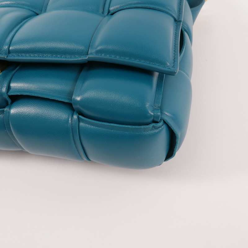 BOTTEGA VENETA 羊皮皮革Padded Cassette肩背袋-13