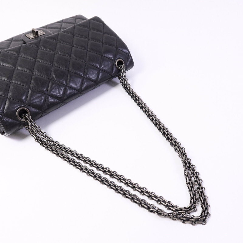 CHANEL 牛皮皮革2.55 Medium鏈帶肩背袋-8
