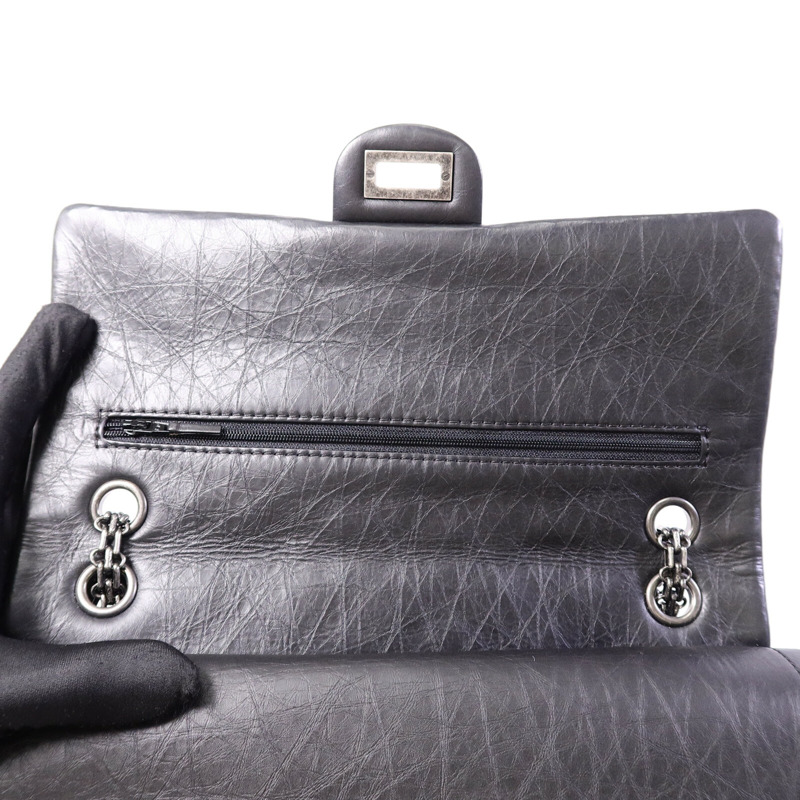 CHANEL 牛皮皮革2.55 Medium鏈帶肩背袋-14