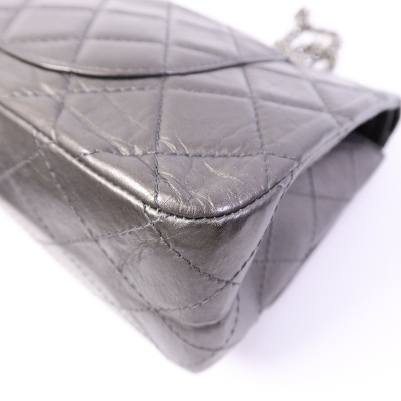 CHANEL 牛皮皮革2.55 Maxi鏈帶肩背袋-13