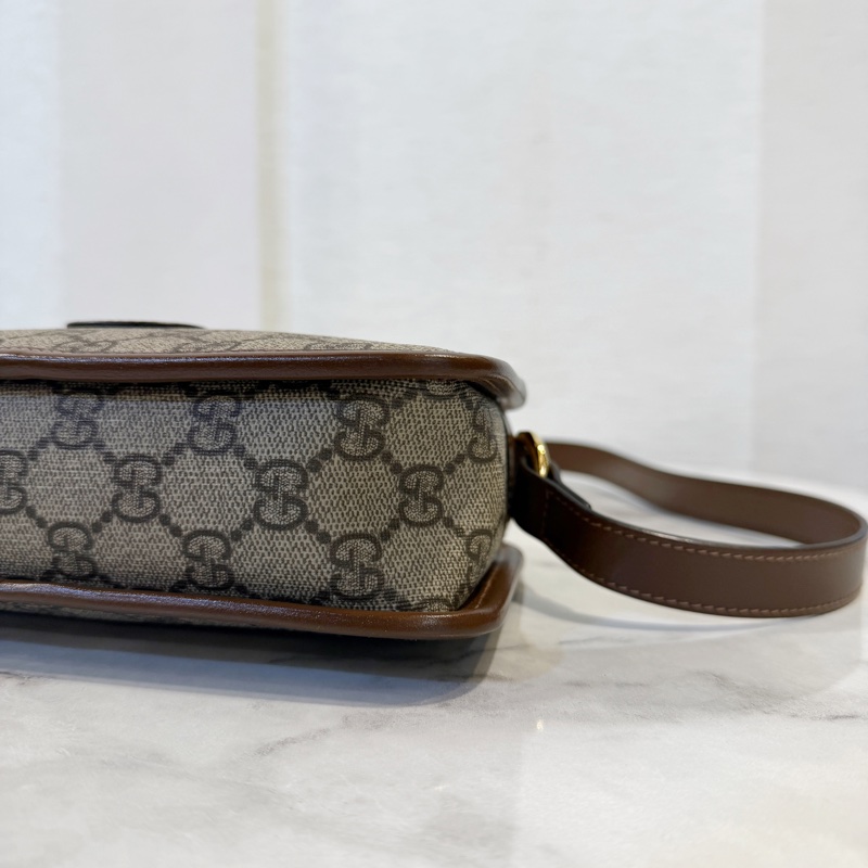 Gucci PVC咖牛皮Interlocking 前口袋ㄇ拉斜背包-7