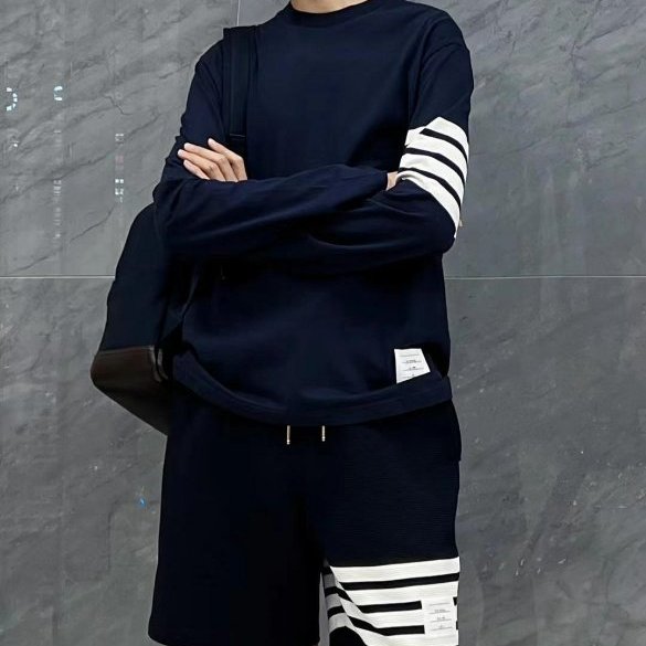 💎Han's house精品服飾💎Thom Browne TB 4槓 長T 2003創始年 限定 義大利製 男女共穿 現貨1/2 原價 15600-7
