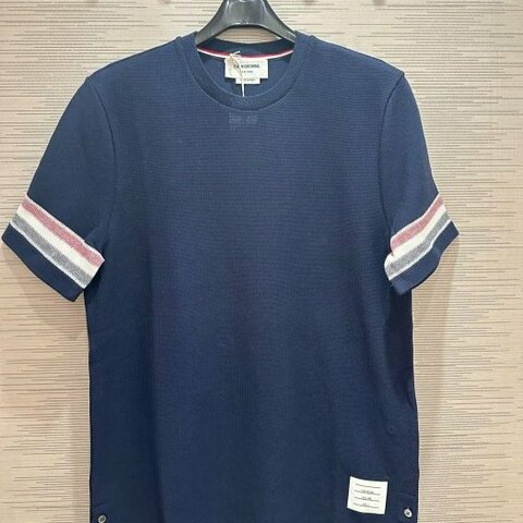 💎Han's house精品服飾💎 Thom Browne TB 短 T  短袖 現貨2  原價 20100