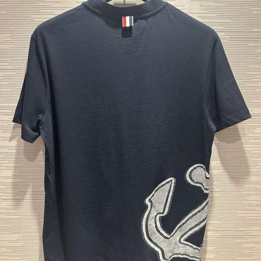 💎Han's house精品服飾💎Thom Browne TB 短 T 義大利製 男女共穿 現貨1 原價 23200-3