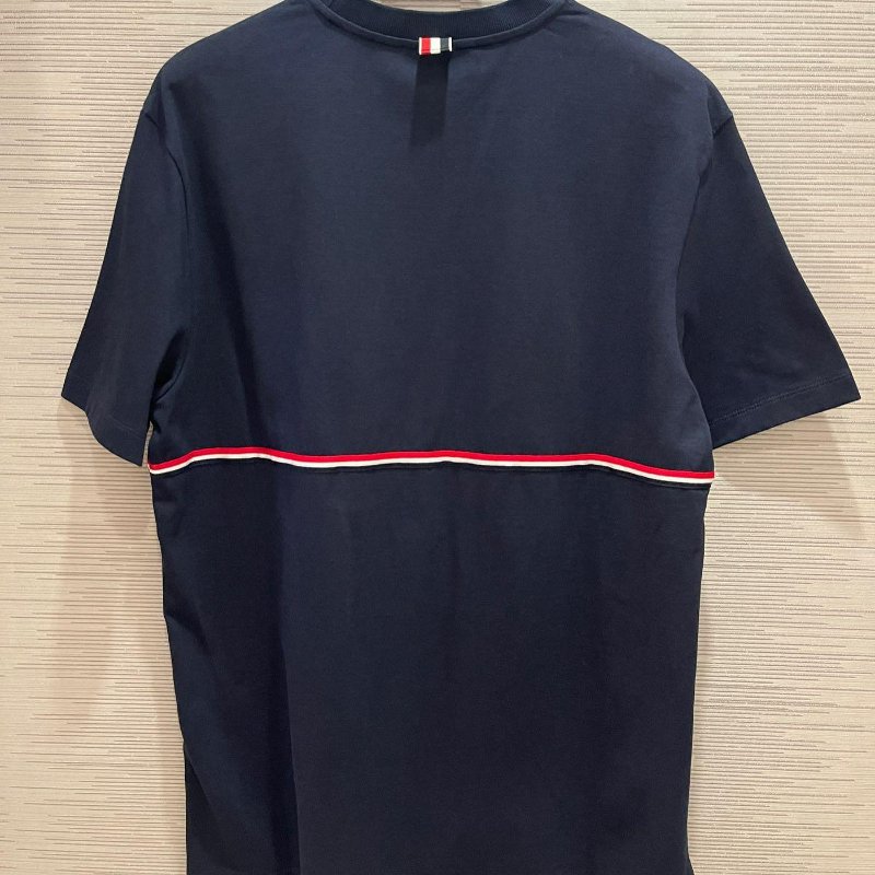 💎Han's house精品服飾💎Thom Browne 短 T 男女共穿 現貨 0 原價17700-2