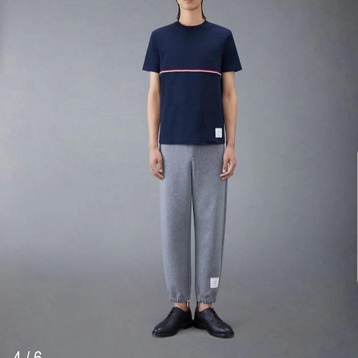 💎Han's house精品服飾💎Thom Browne 短 T 男女共穿 現貨 0 原價17700-6