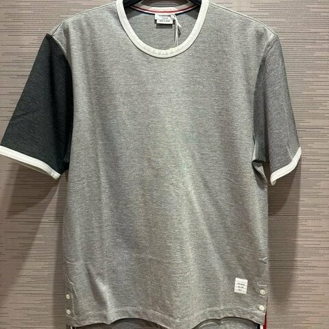 💎Han's house精品服飾💎Thom Browne TB 拼色 短 T 日本製 男女共穿 現貨1 原價 13900