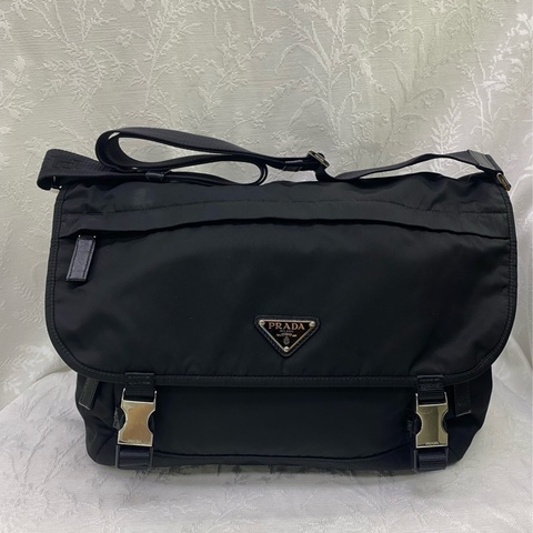 Prada re- nylon 郵差側背袋