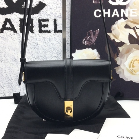 CELINE賽琳黑金Besace16單肩斜挎包，附件：塵袋，尺寸：16*16*4
