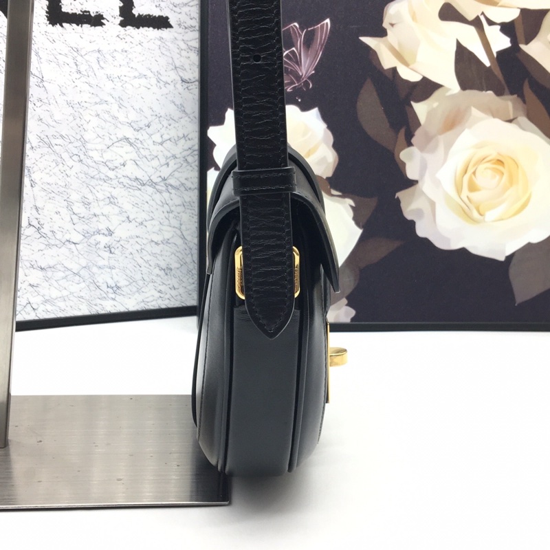 CELINE賽琳黑金Besace16單肩斜挎包,附件:塵袋,尺寸:16*16*4-3