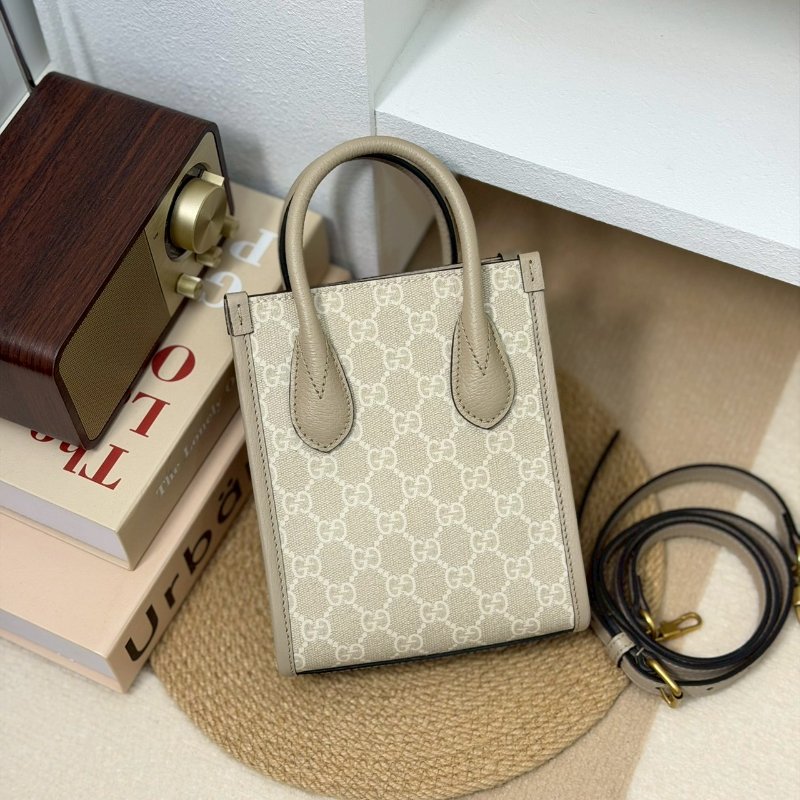 （全新✨適合送禮🎁）🏷Gucci 古馳．Mini Tote 琴譜包 燕麥色-1