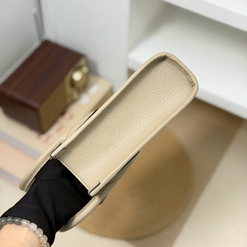 （全新✨適合送禮🎁）🏷Gucci 古馳．Mini Tote 琴譜包 燕麥色-3