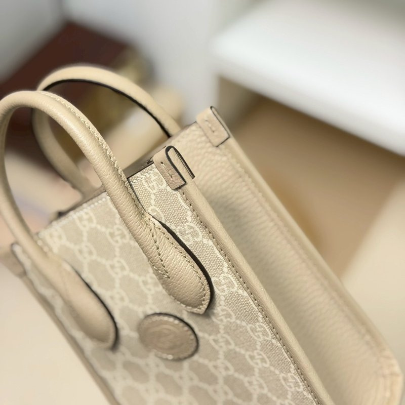 （全新✨適合送禮🎁）🏷Gucci 古馳．Mini Tote 琴譜包 燕麥色-9