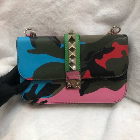 Valentino 彩色迷彩窩釘鏈條包 XC114