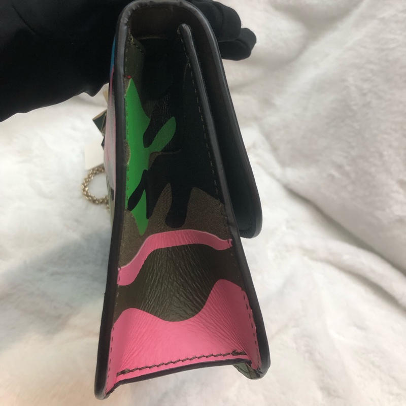 Valentino 彩色迷彩窩釘鏈條包 XC114-3