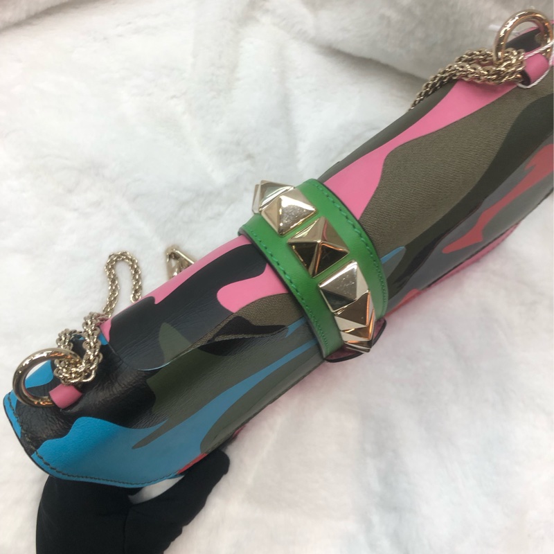 Valentino 彩色迷彩窩釘鏈條包 XC114-6