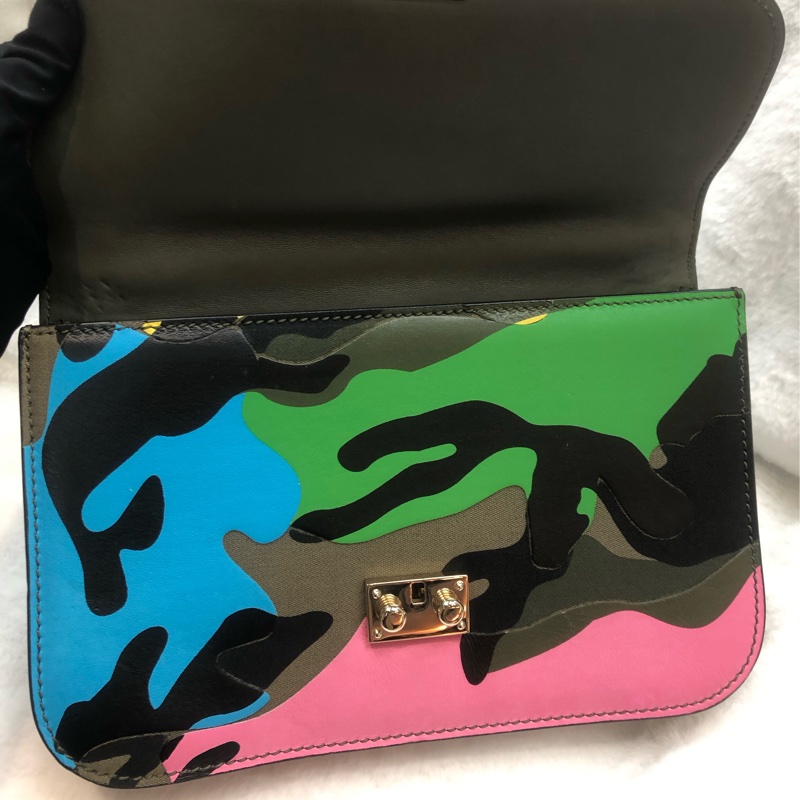 Valentino 彩色迷彩窩釘鏈條包 XC114-13