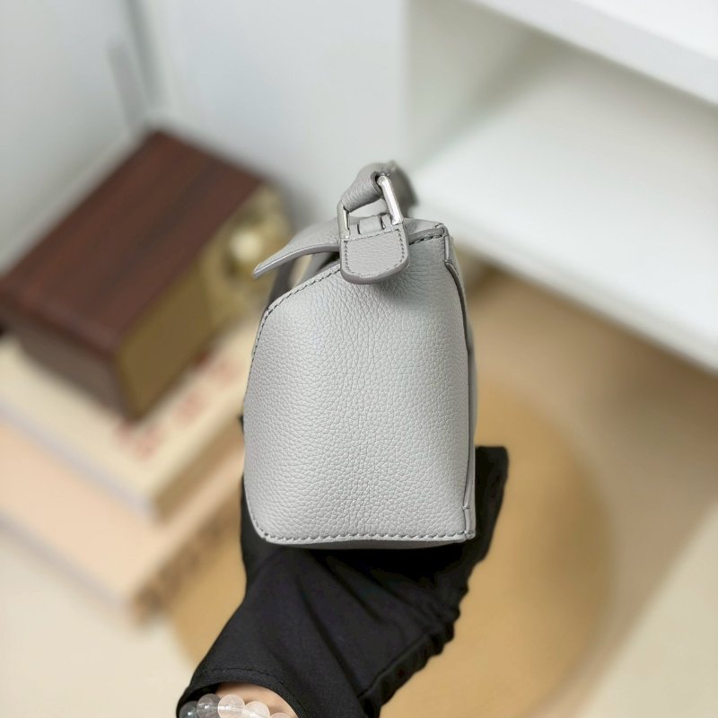 (稀有🩶錯過就沒有了!)🏷Loewe 羅意威.Mini Puzzle Edge 新款 珍珠灰-3