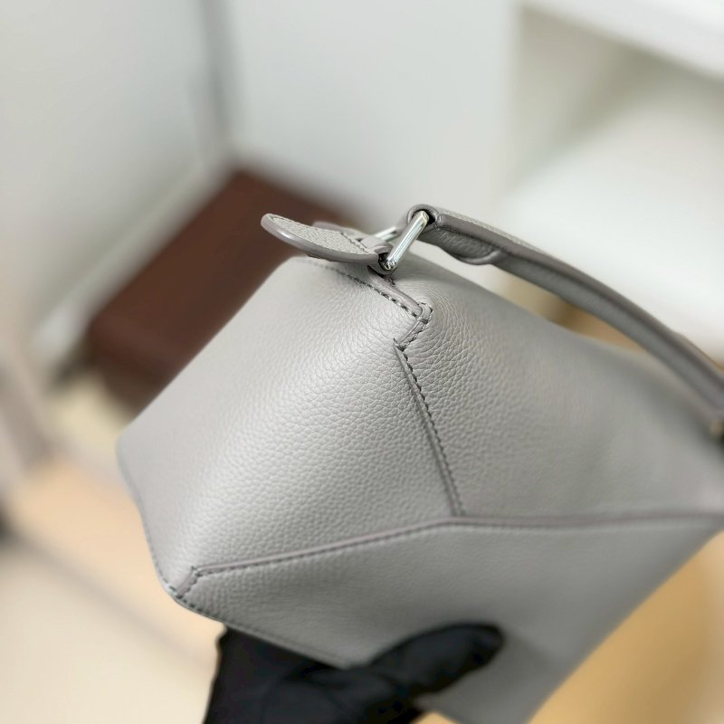 (稀有🩶錯過就沒有了!)🏷Loewe 羅意威.Mini Puzzle Edge 新款 珍珠灰-10