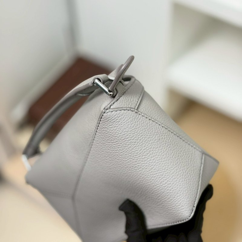 (稀有🩶錯過就沒有了!)🏷Loewe 羅意威.Mini Puzzle Edge 新款 珍珠灰-11