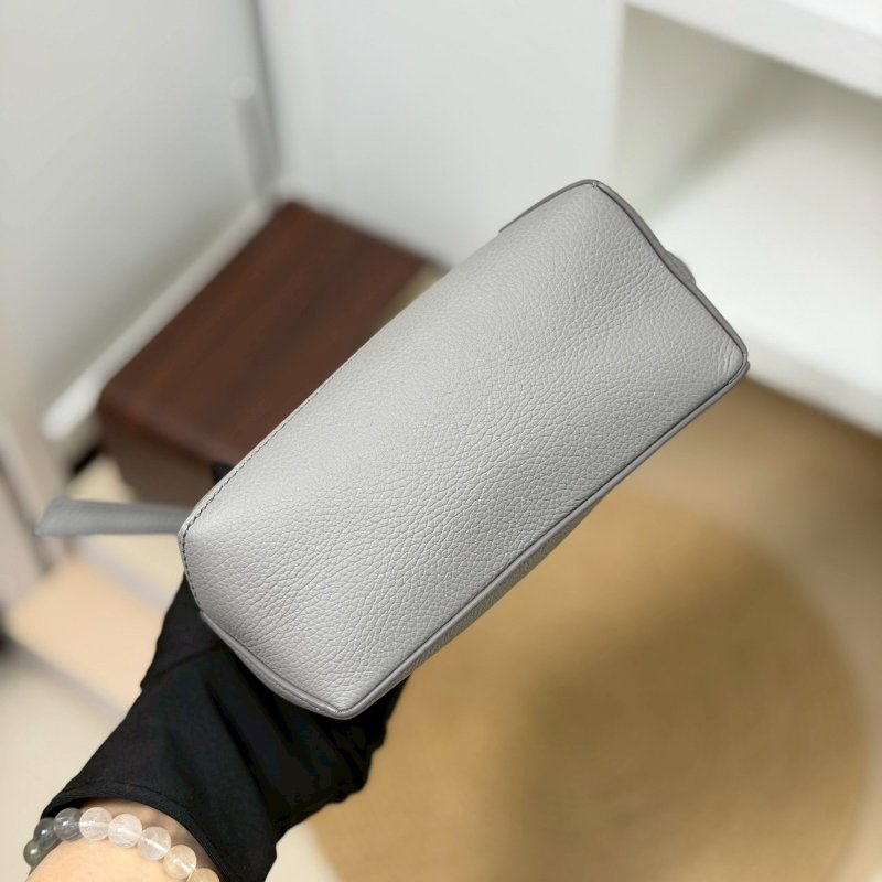 (稀有🩶錯過就沒有了!)🏷Loewe 羅意威.Mini Puzzle Edge 新款 珍珠灰-12