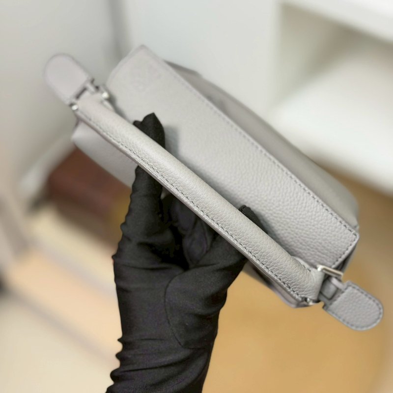 (稀有🩶錯過就沒有了!)🏷Loewe 羅意威.Mini Puzzle Edge 新款 珍珠灰-14