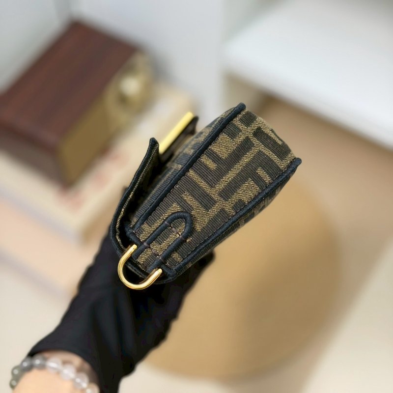 🏷Fendi 芬迪．Mini baguette 法棍包-2
