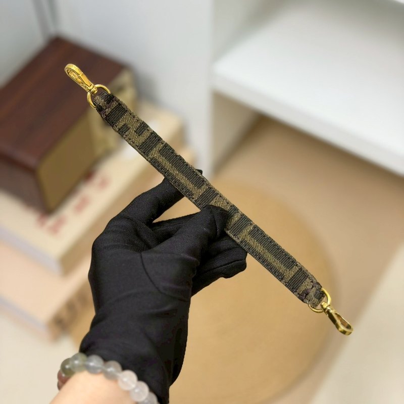 🏷Fendi 芬迪．Mini baguette 法棍包-21