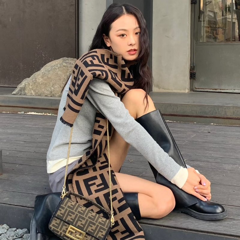 🏷Fendi 芬迪．Mini baguette 法棍包-25