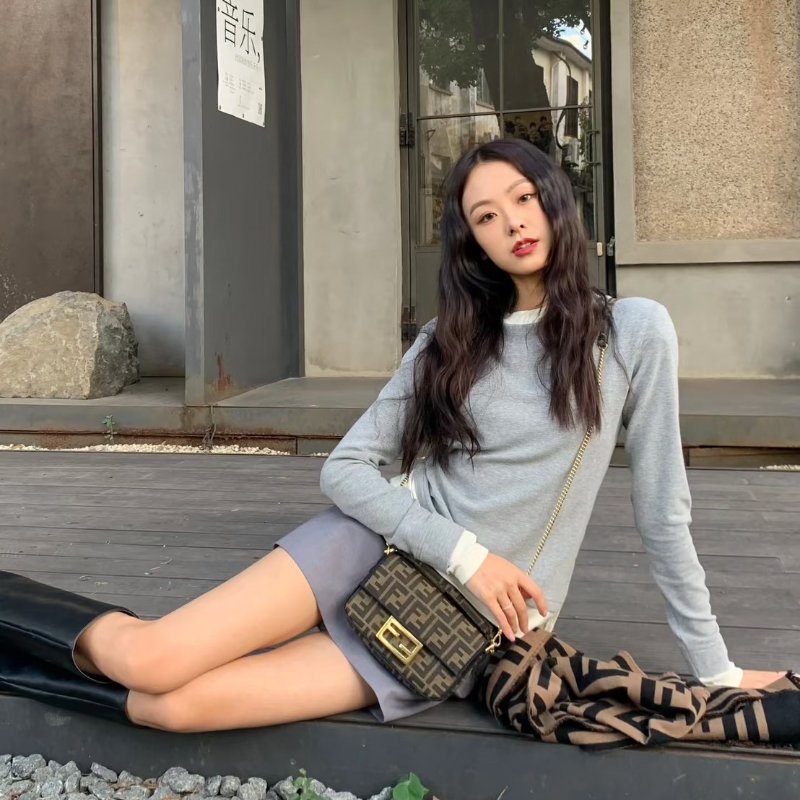 🏷Fendi 芬迪．Mini baguette 法棍包-26