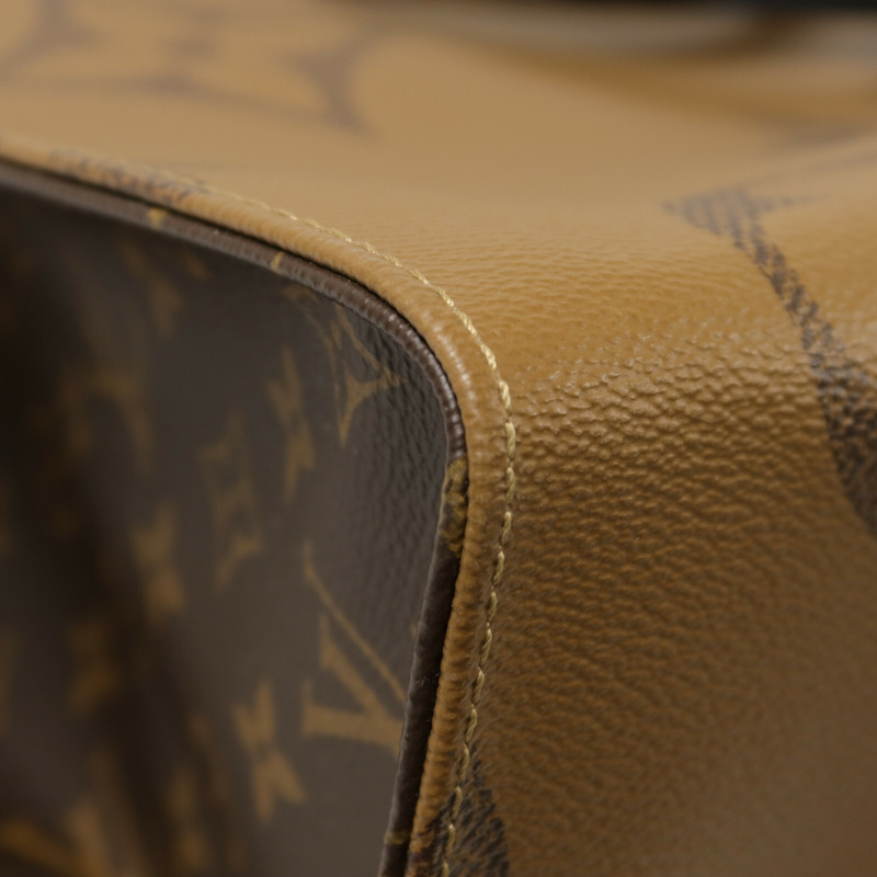 LOUIS VUITTON Monogram Giant/Monogram Reverse On The Go GM手挽肩背兩用袋-11