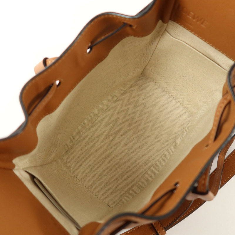 LOEWE 牛皮皮革Hammock Mini銀扣手挽肩背兩用袋-4