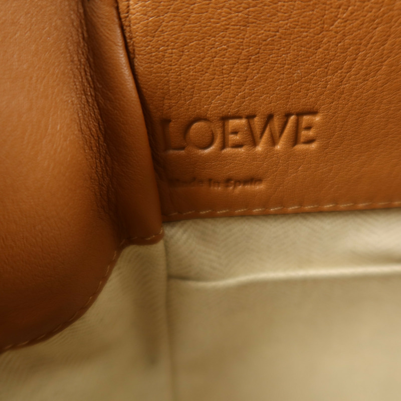 LOEWE 牛皮皮革Hammock Mini銀扣手挽肩背兩用袋-5