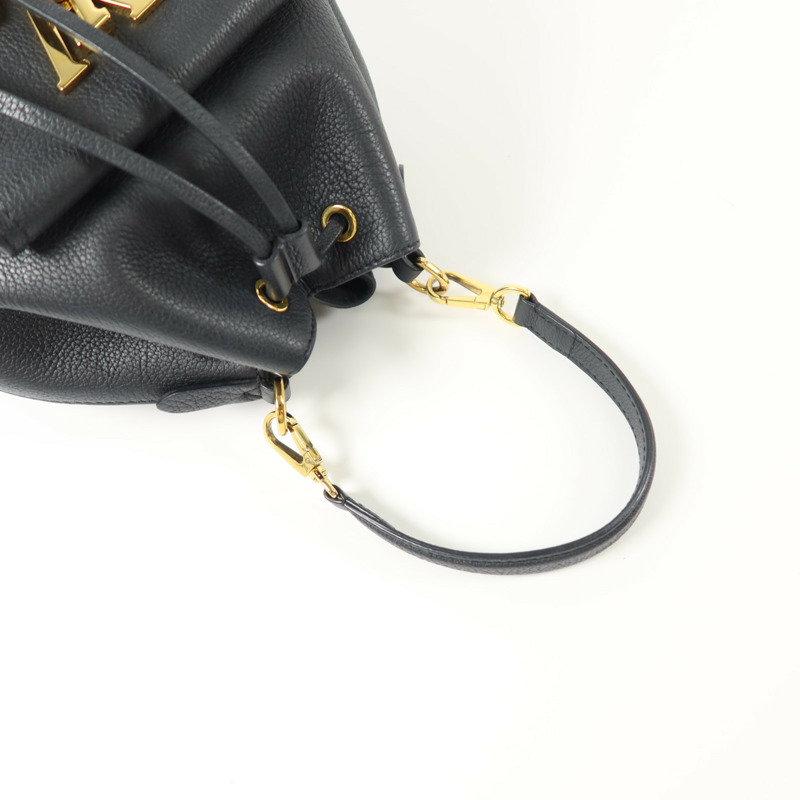 LOUIS VUITTON 牛皮皮革Lockme Bucket金扣手挽袋-6