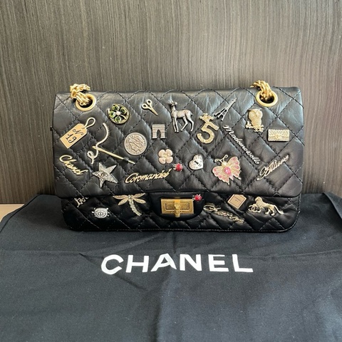 香奈兒Chanel限量版徽章款2.55黑金單肩包