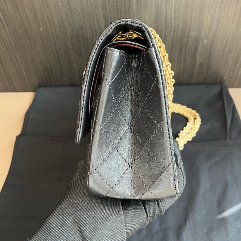 香奈兒Chanel限量版徽章款2.55黑金單肩包-2