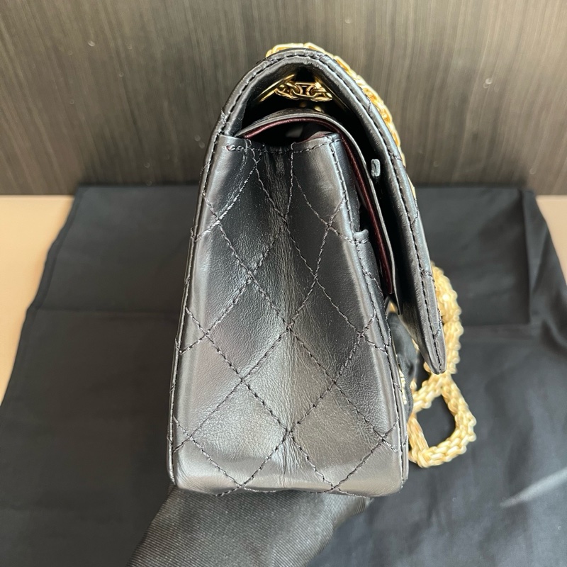 香奈兒Chanel限量版徽章款2.55黑金單肩包-3