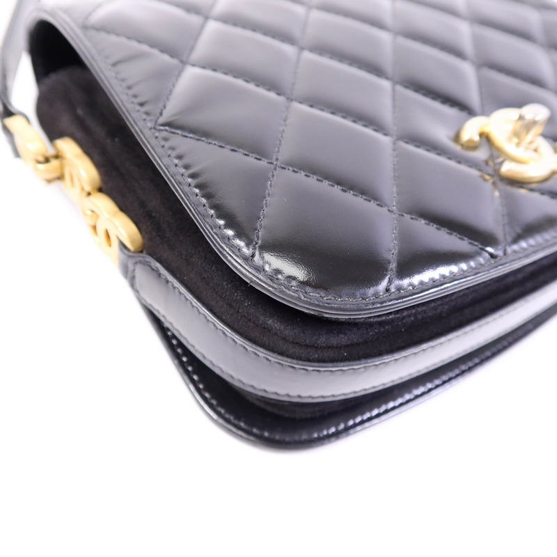 CHANEL 漆皮/麂皮皮革Mini Messenger肩背袋-10
