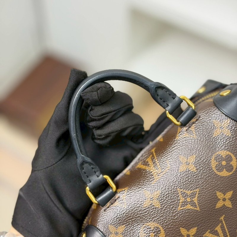 （激甜🫪🫪請把握！）🏷LV 路易威登．Petite Malle Souple 軟盒子包 M45571-16