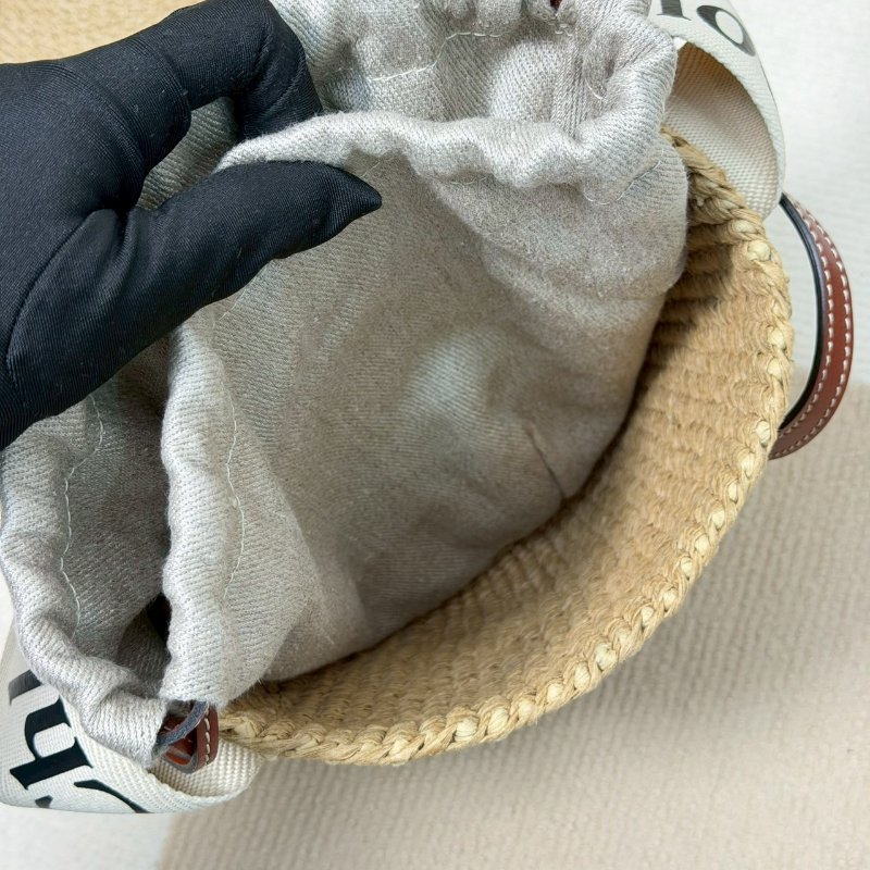 🏷Chloe 蔻依．Woody Basket 草編水桶包-18