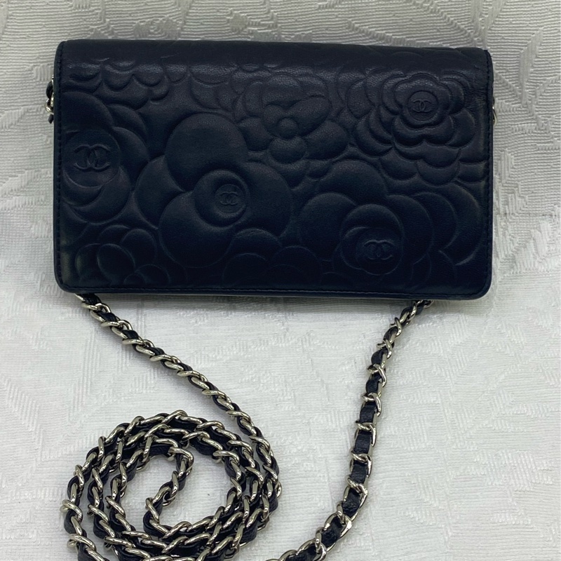 Chanel 黑色山茶花壓紋Wallet on chain-1